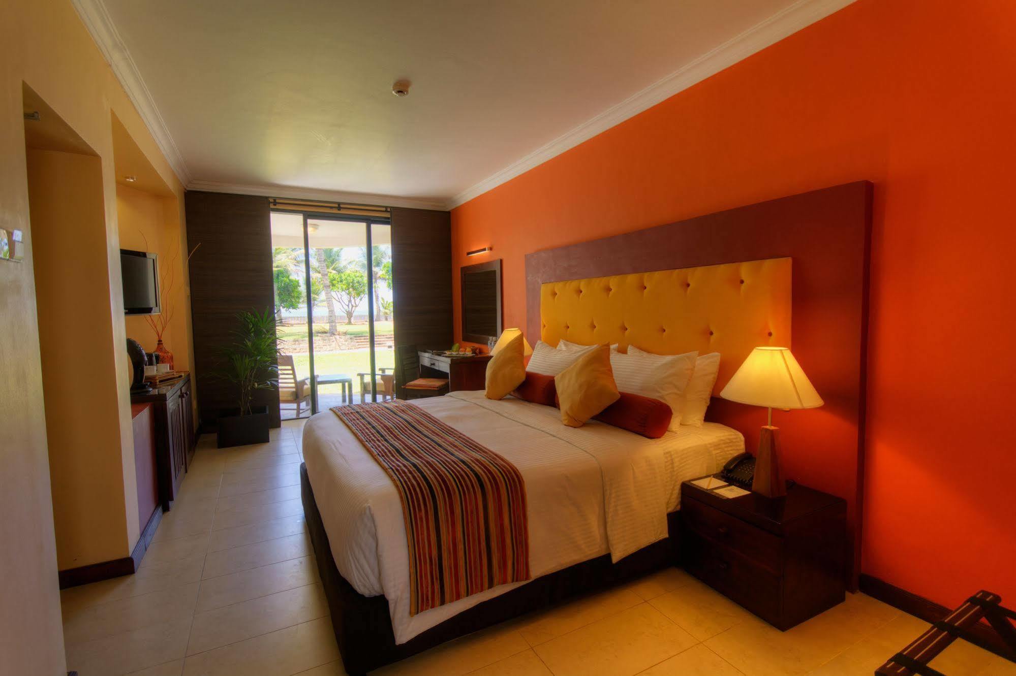 Turyaa Kalutara Hotell Exteriör bild