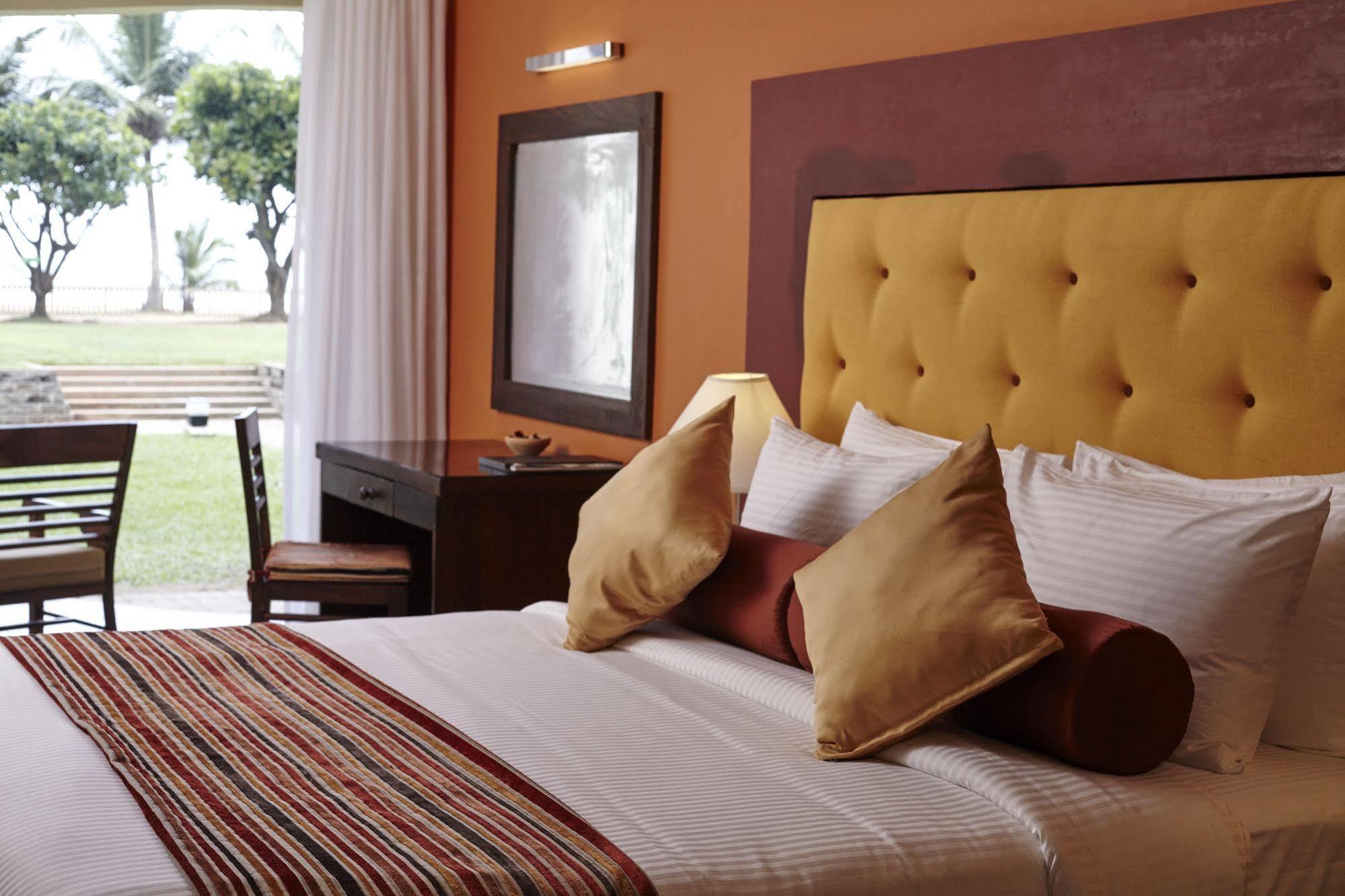 Turyaa Kalutara Hotell Exteriör bild