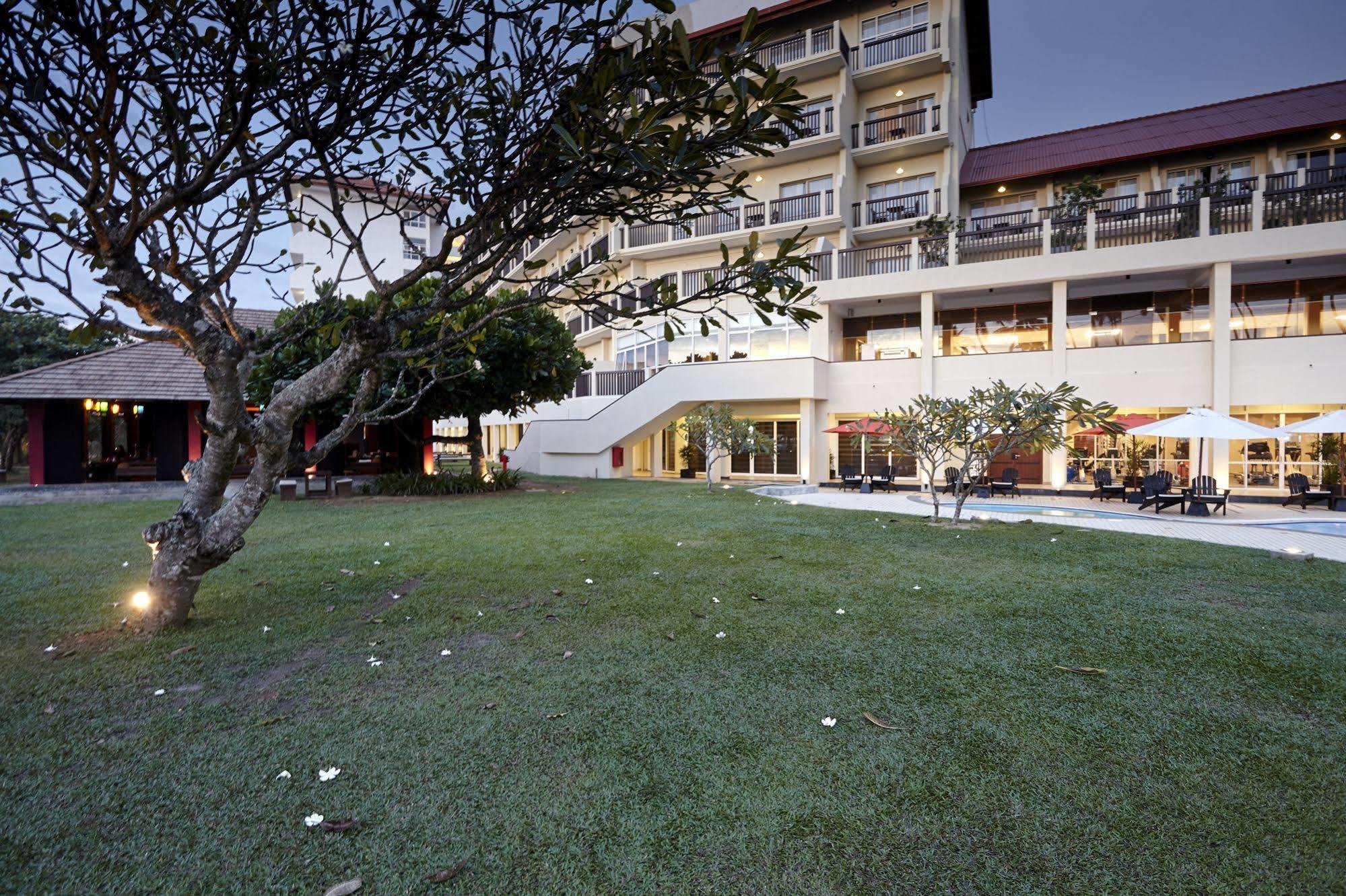 Turyaa Kalutara Hotell Exteriör bild